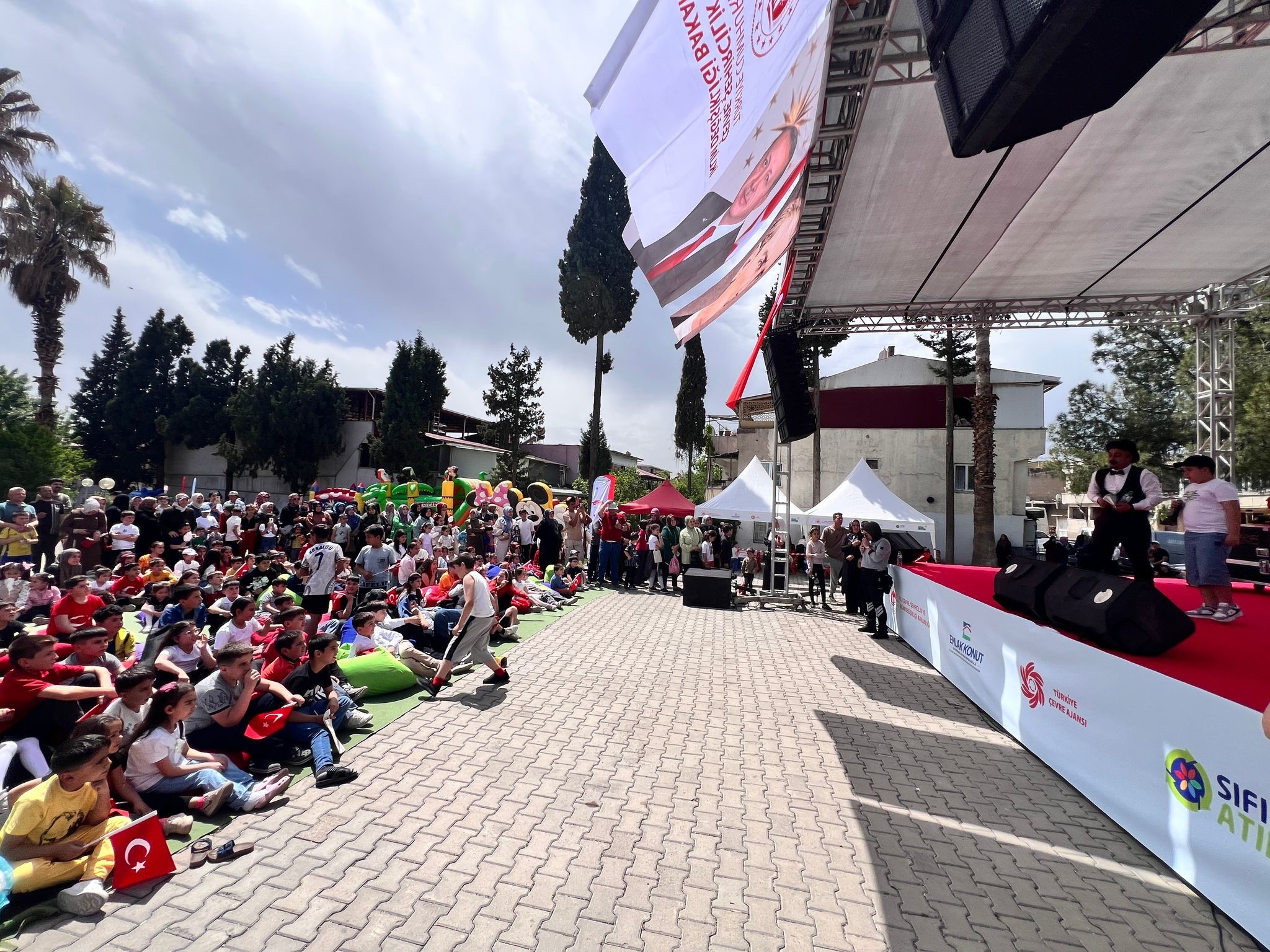 Kahramanmaraş’ta Depremzede Çocuklara 23 Nisan Sevinci (4)