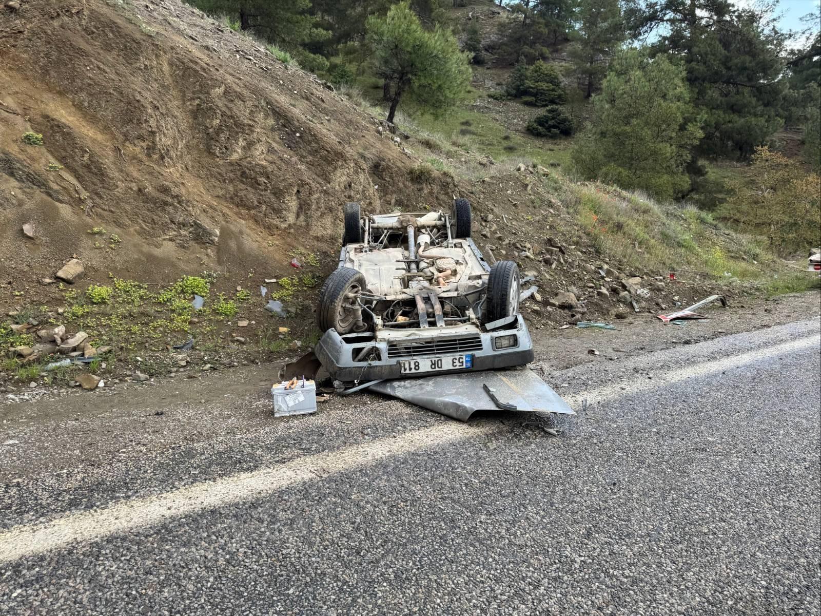 Kahramanmaraş’ta Feci Kaza Takla Atan Otomobilde 2’Si Çocuk 3 Yaralı (3)