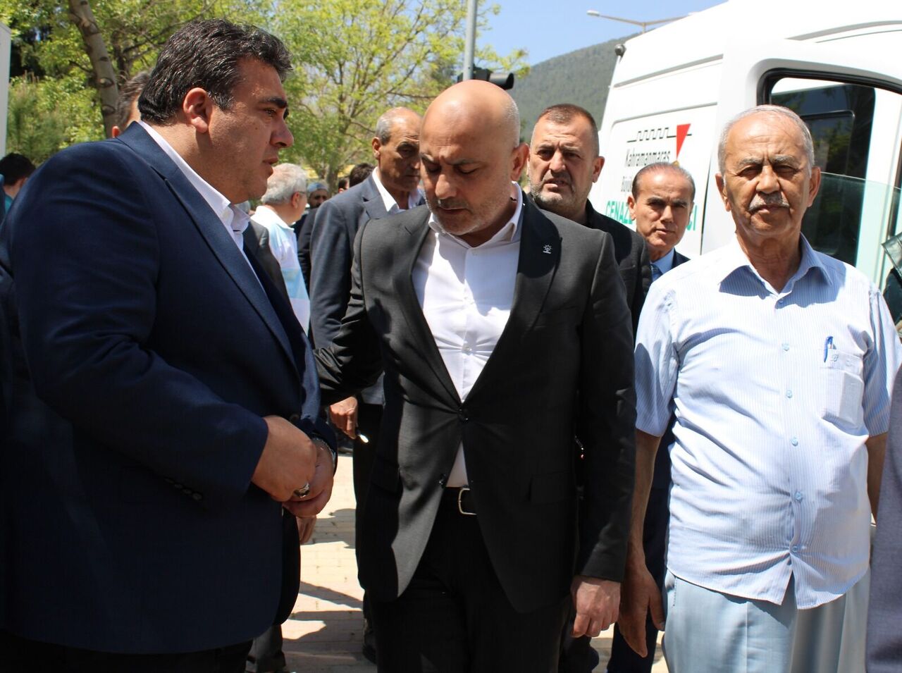 Kahramanmaraş’ta Gazeteci Mehmet Fiskeci Kardeşini Toprağa Verdi (4)