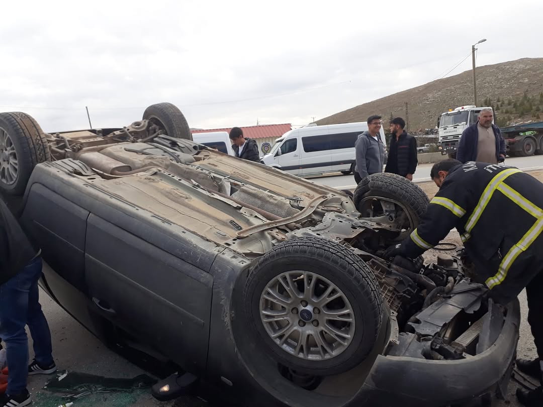 Kahramanmaraş’ta Otomobil Takla Attı, 2 Yaralı (1)