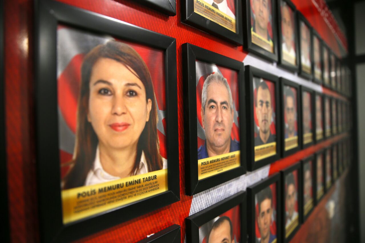 Kahramanmaraş’ta Şehit Olan 40 Polis İçin Anı Köşesi Kuruldu (5)