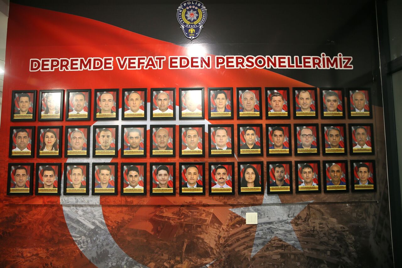 Kahramanmaraş’ta Şehit Olan 40 Polis İçin Anı Köşesi Kuruldu (6)