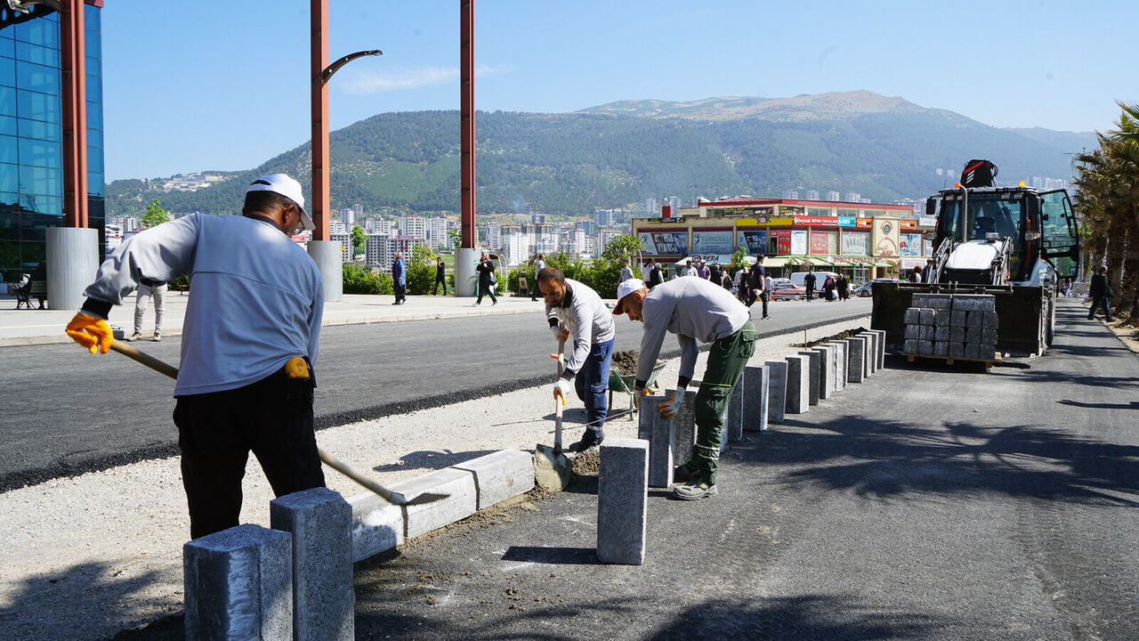 Kahramanmaraş’ta Üniversite Hastanesi Yolları Baştan Aşağı Yenileniyor! (1)