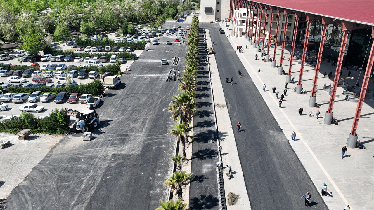 Kahramanmaraş’ta Üniversite Hastanesi Yolları Baştan Aşağı Yenileniyor! (3)