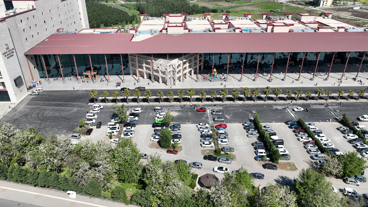 Kahramanmaraş’ta Üniversite Hastanesi Yolları Baştan Aşağı Yenileniyor! (4)