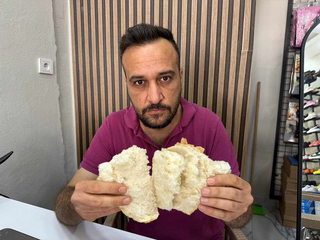 Kahvaltı Kabusa Döndü Ekmeğin İçinden İnşaat Çivisi Çıktı (4)