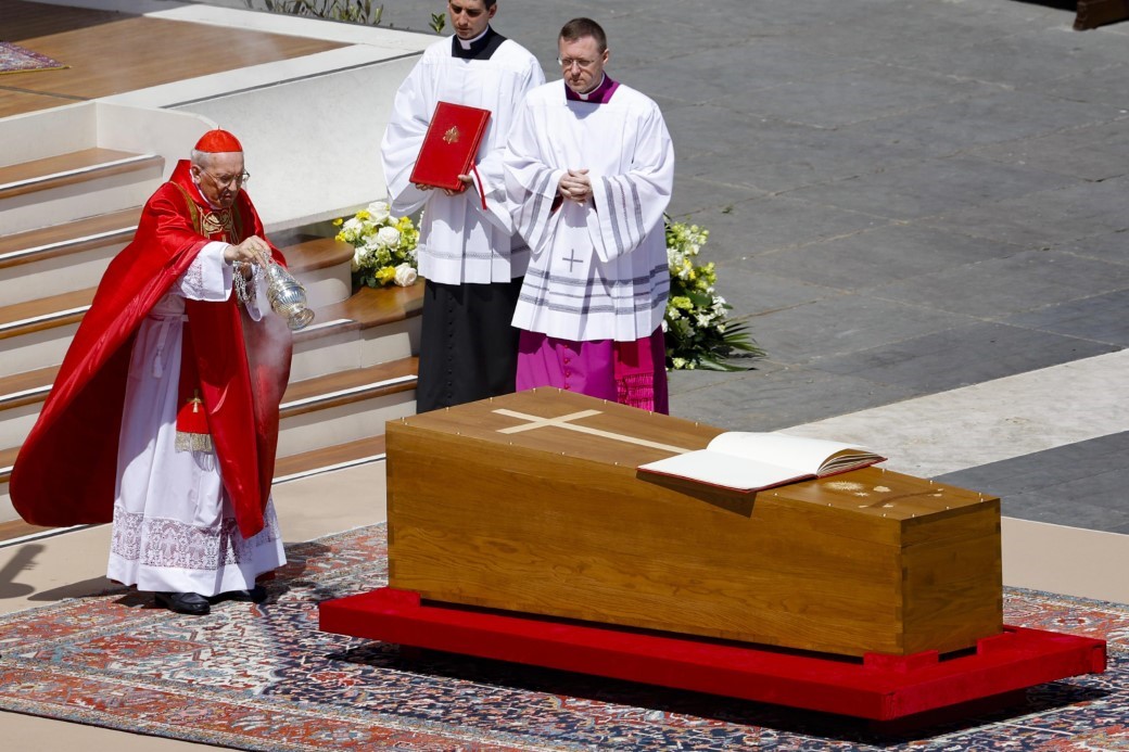 Papa Franciscus, 400 Bin Kişinin Katıldığı Törende Son Yolculuğuna Uğurlandı (4)
