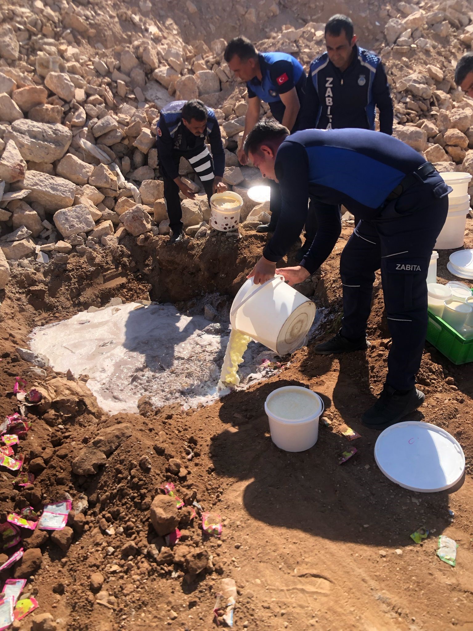 Sağlıksız Süt Ürünlerine Operasyon 220 Kilo İmha Edildi (1)-1