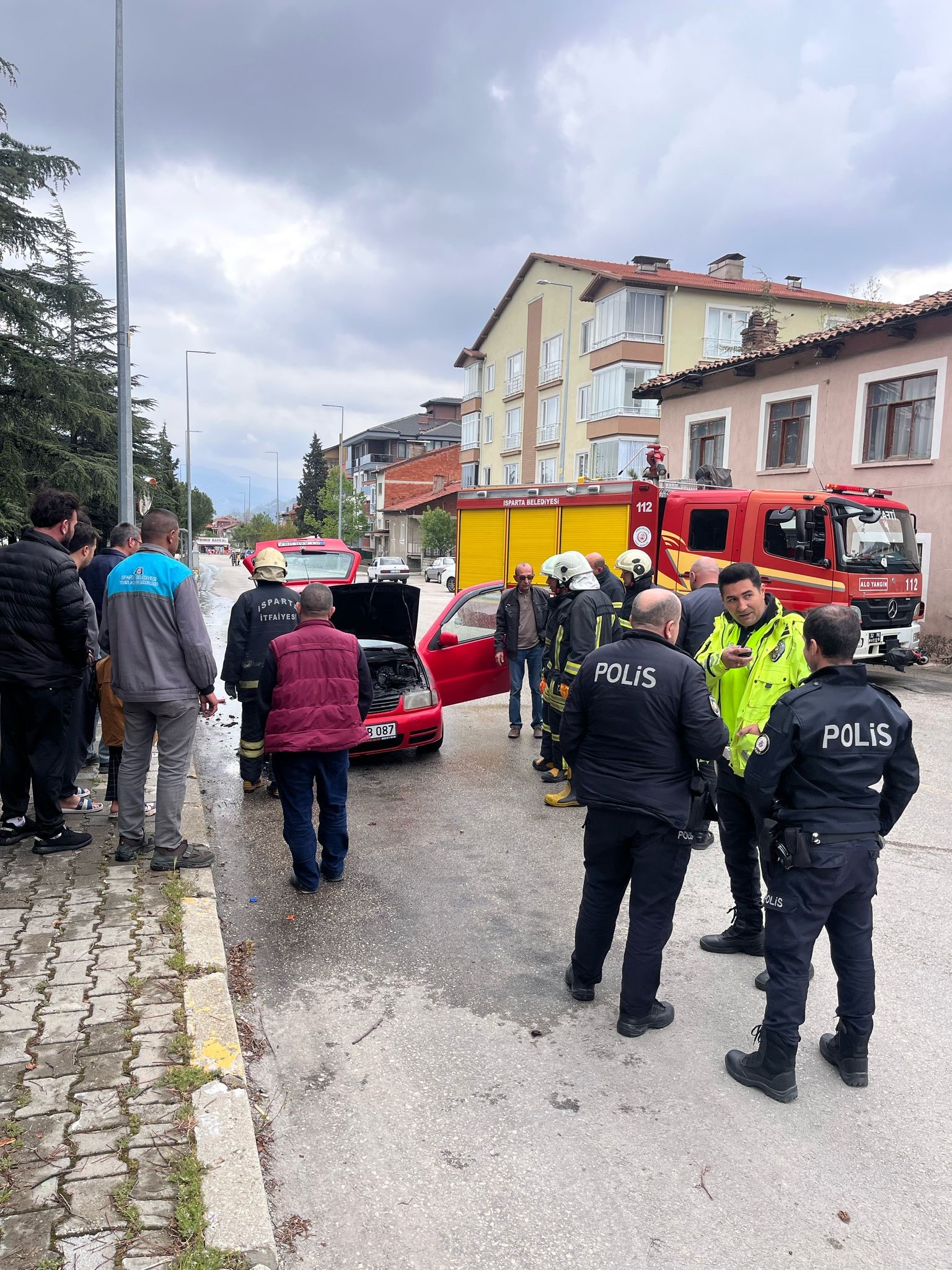 Seyir Halindeki Otomobilde Korkutan Yangın! (1)