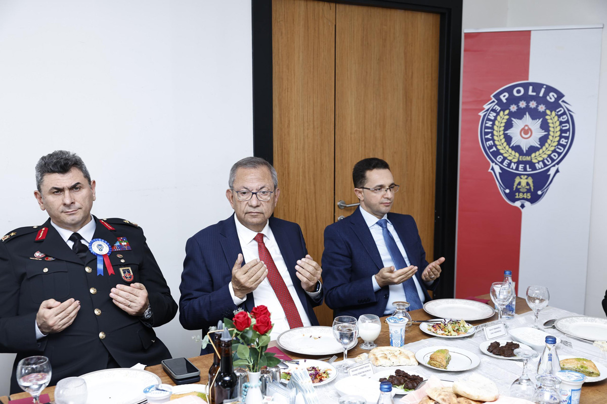 Vali Ünlüer'den Polis Haftasında Anlamlı Buluşma (7)