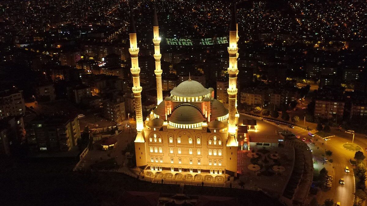 Abdülhamid Han Camii Kahramanmaraş’ta Osmanlı İzlerini Taşıyan Anıtsal Mabet (3)