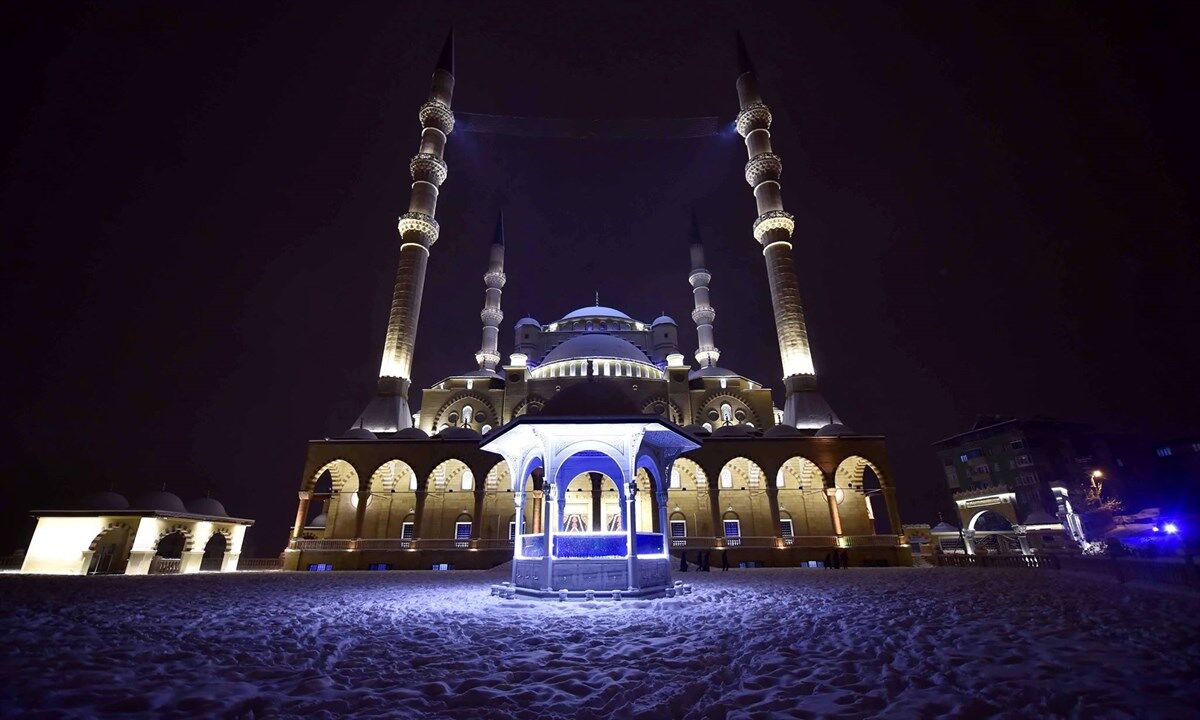 Abdülhamid Han Camii Kahramanmaraş’ta Osmanlı İzlerini Taşıyan Anıtsal Mabet (5)