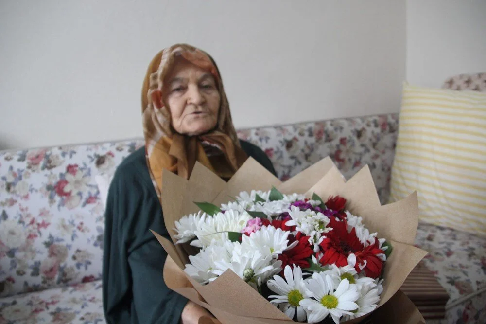 Asırlık Çınar Hayriye Nine'den Uzun Yaşamın Sırrı En Çok Yediği 3 Besin (3)