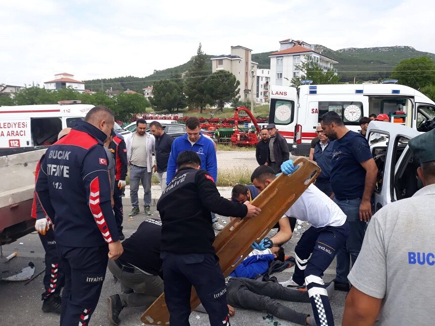 Burdur’da Ehliyetsiz Sürücünün Tehlikeli Hareketi Kazayla Sonlandı