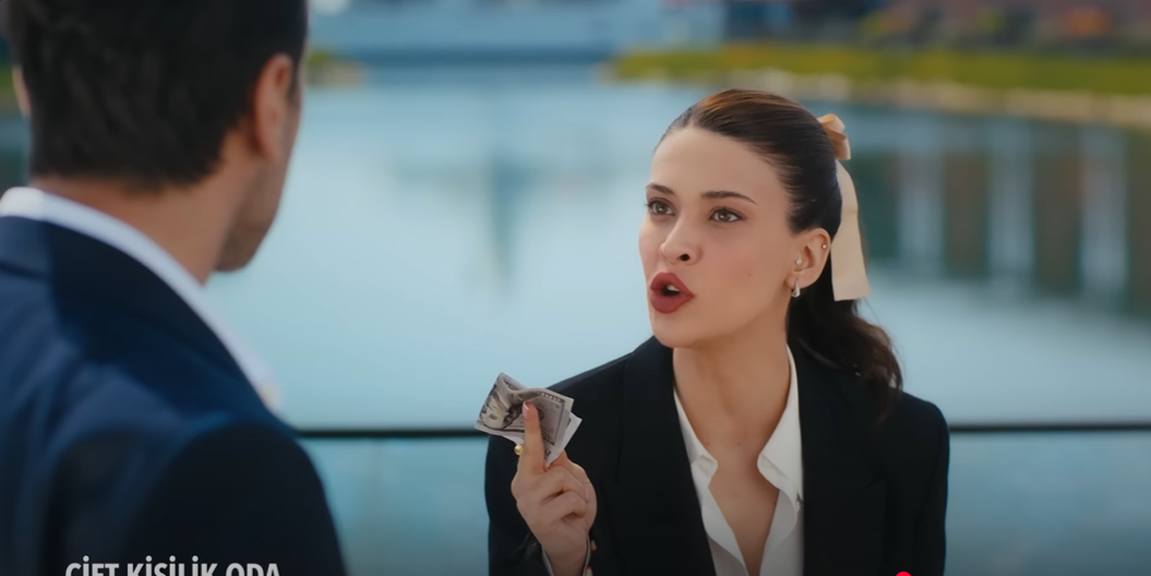 Çift Kişilik Oda'nın Gizemli Nilüfer'i Kim Devrim Özkan'ın Hayatı Ve Kariyeri (1)