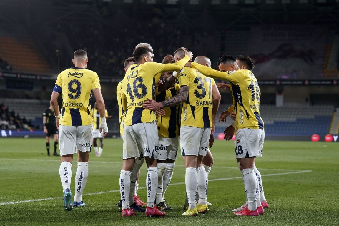 Fenerbahçe’den Kritik Zafer! Başakşehir Deplasmanında 4 Gollü Galibiyet (3)