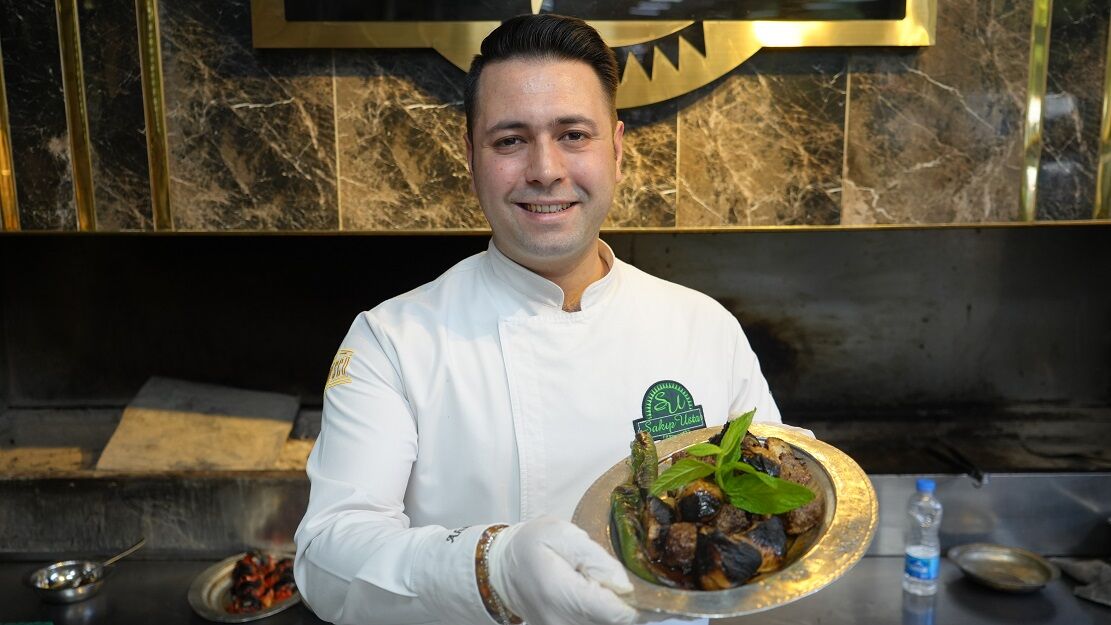 Gaziantep'te Yılda Sadece 3 Hafta Yapılıyor Sarımsak Kebabına Akın Var! (4)