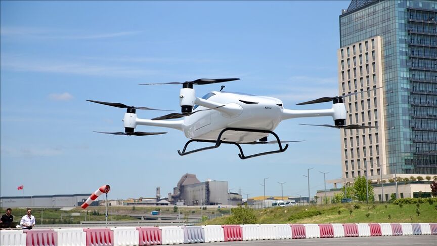 İki Kişilik Elektrikli Uçan Arabanın 2026 Sonunda Trafiğe Çıkması Hedefleniyor