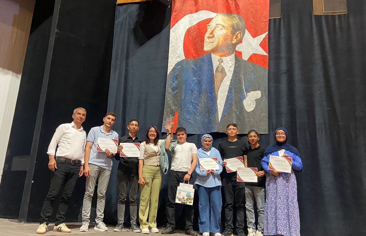 Kahramanmaraş'ın Tiyatro Gururu Türkiye'nin En İyi Erkek Oyuncusu Seçildi (2)