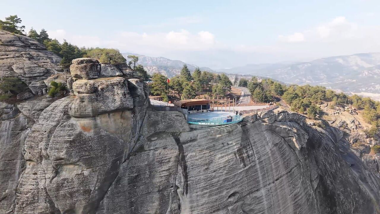 Kahramanmaraş'ın Zirvesindeki Cam Teras Yaz Turizminin Gözdesi Oldu (1)