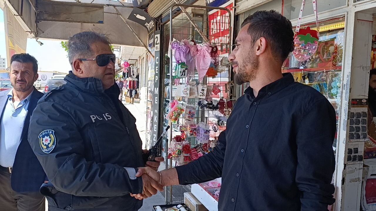 Kahramanmaraş’ta 30 Yıllık Polis Telsizle Veda Etti (5)