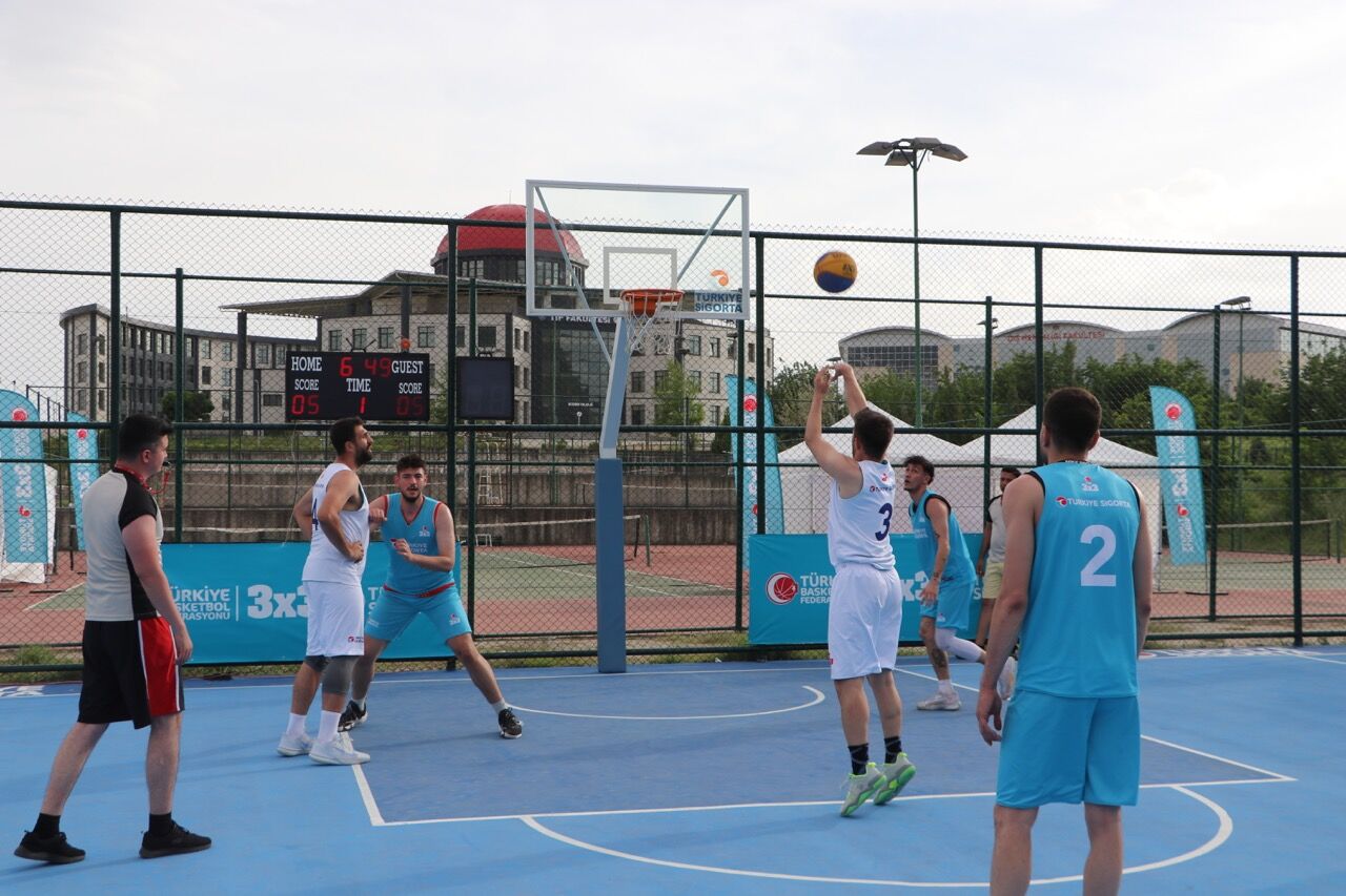 Kahramanmaraş'ta 3X3 Basketbol Turnuvası Tamamlandıbüyük Aa 20250511 37917704 37917701 Turkiye Sigorta 3X3 Basketbol Turnuvalarinin Kahramanmaras Etabi Tamamlandi