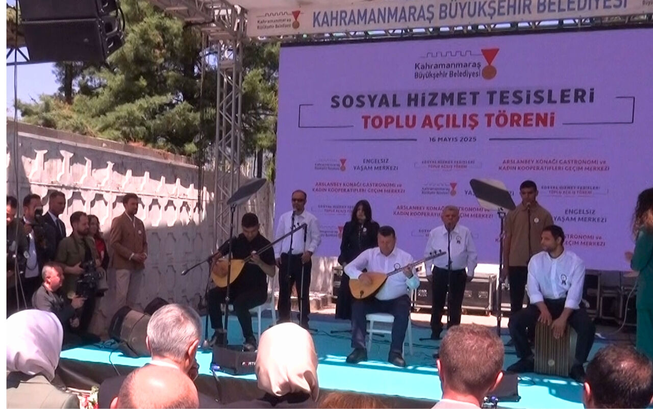 Kahramanmaraş'ta Engelli Bireyin Sazıyla Yorumladığı Maraş Türküsü Yürekleri Dağladı (2)