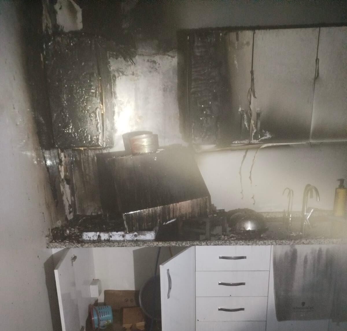 Kahramanmaraş'ta İki İş Yerinde Yangın Çıktı (1)