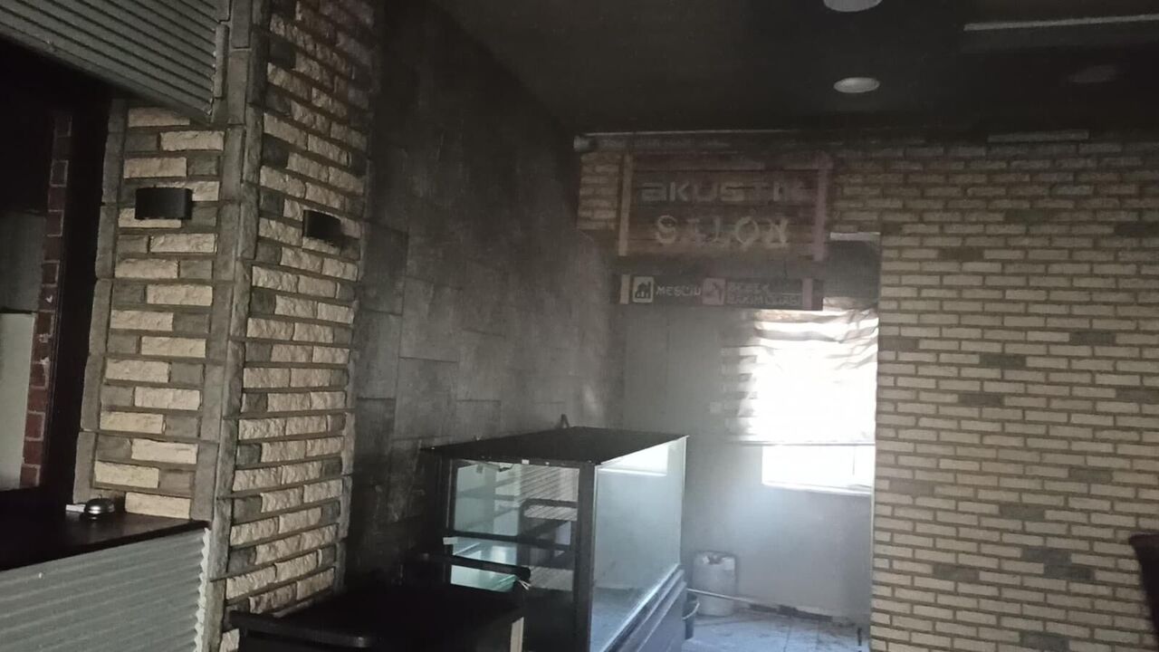 Kahramanmaraş'ta İki İş Yerinde Yangın Çıktı (3)