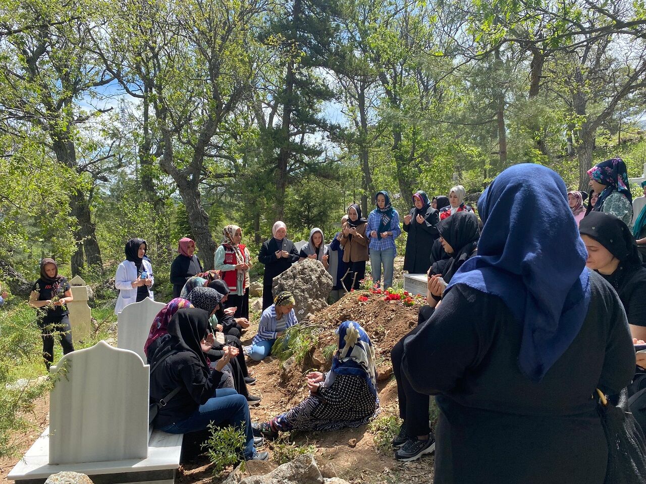 Kahramanmaraş'ta Katledilen Tıbbi Sekreter Eser Karaca Gözyaşlarıyla Uğurlandı (1)-1