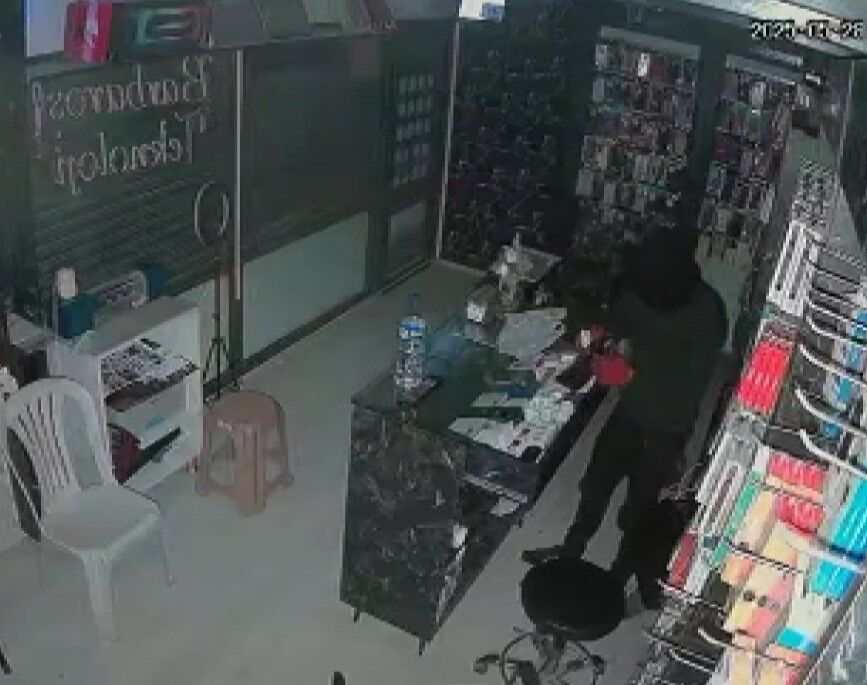 Kahramanmaraş'ta Konteyner İş Yerinden Yarım Milyonluk Vurgun (6)