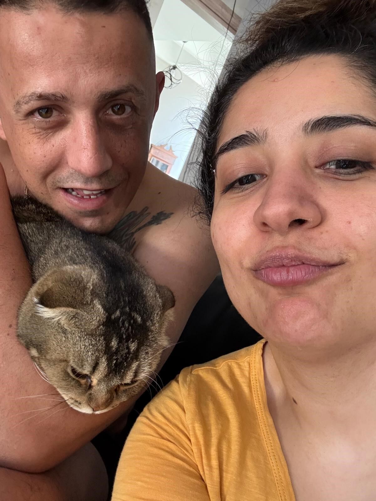Kaybolan Kedisi İçin Gözyaşlarına Boğuldu Kocam Boşayacak Dedi, 15 Bin Lira Ödül Verdi (3)