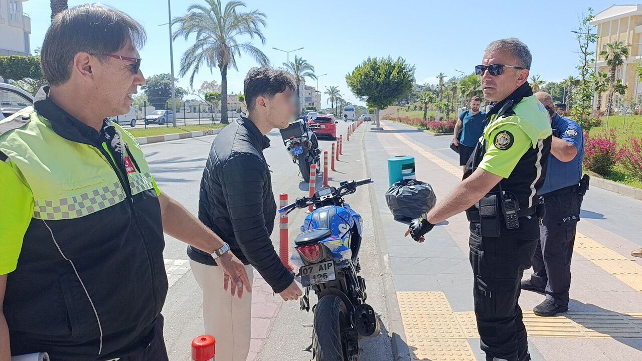 Manavgat'ta 20 Dakikada 3 Motosiklet Kazası Yaralılar Ve Ceza Yağmuru (5)