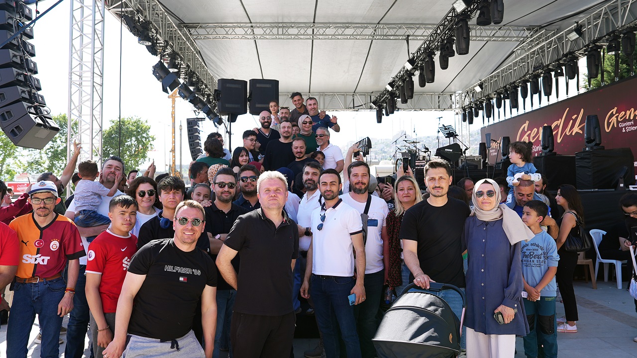 Serdar Gökalp Ve Ekibi Kahramanmaraş’ta Gençlerle Buluştu (5)