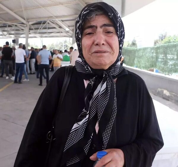 Acılı Anne, Şüpheli Şekilde Ölen Kızının Kedilerine Kavuştu