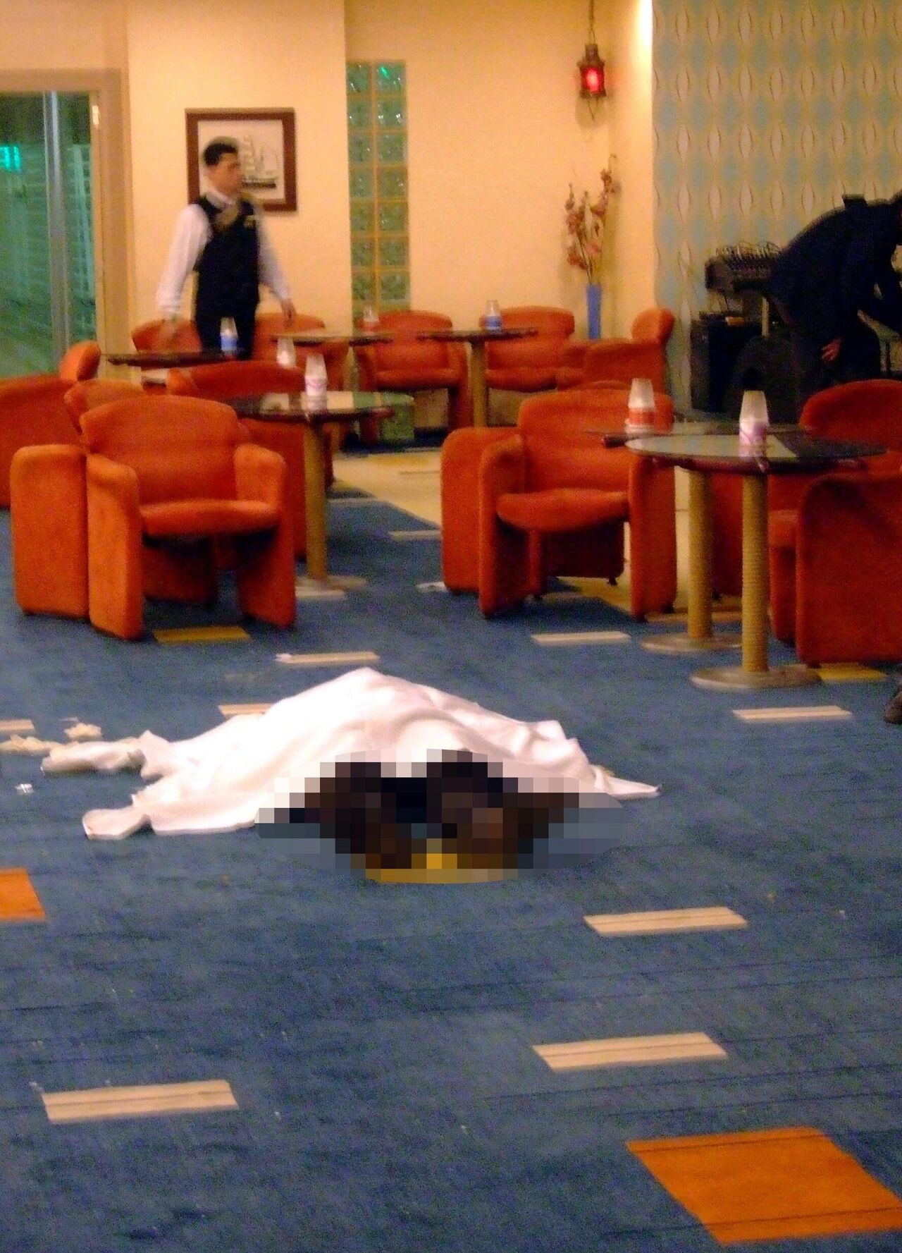 Adana’da Hakkında Yakalama Kararı Olan Şahıs, 18 Yıl Sonra Mersin’de Çöp Atarken Yakalandı. Aynı Polis Ekibi Yine Izini Sürdü. (4)