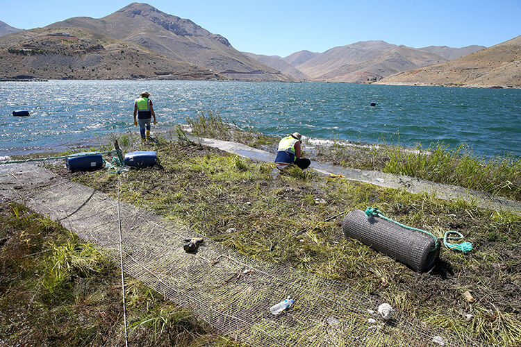 Adıyaman Çat Barajı’nda Yüzen Adalar Sabitleme Projesinde İlk Adım Başarıyla Atıldı (1)