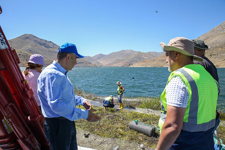 Adıyaman Çat Barajı’nda Yüzen Adalar Sabitleme Projesinde İlk Adım Başarıyla Atıldı (4)
