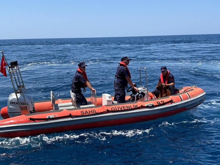 Alanya Kalesi’nde Mahsur Kalan Dağ Keçisine Zorlu Kurtarma Operasyonu (2)