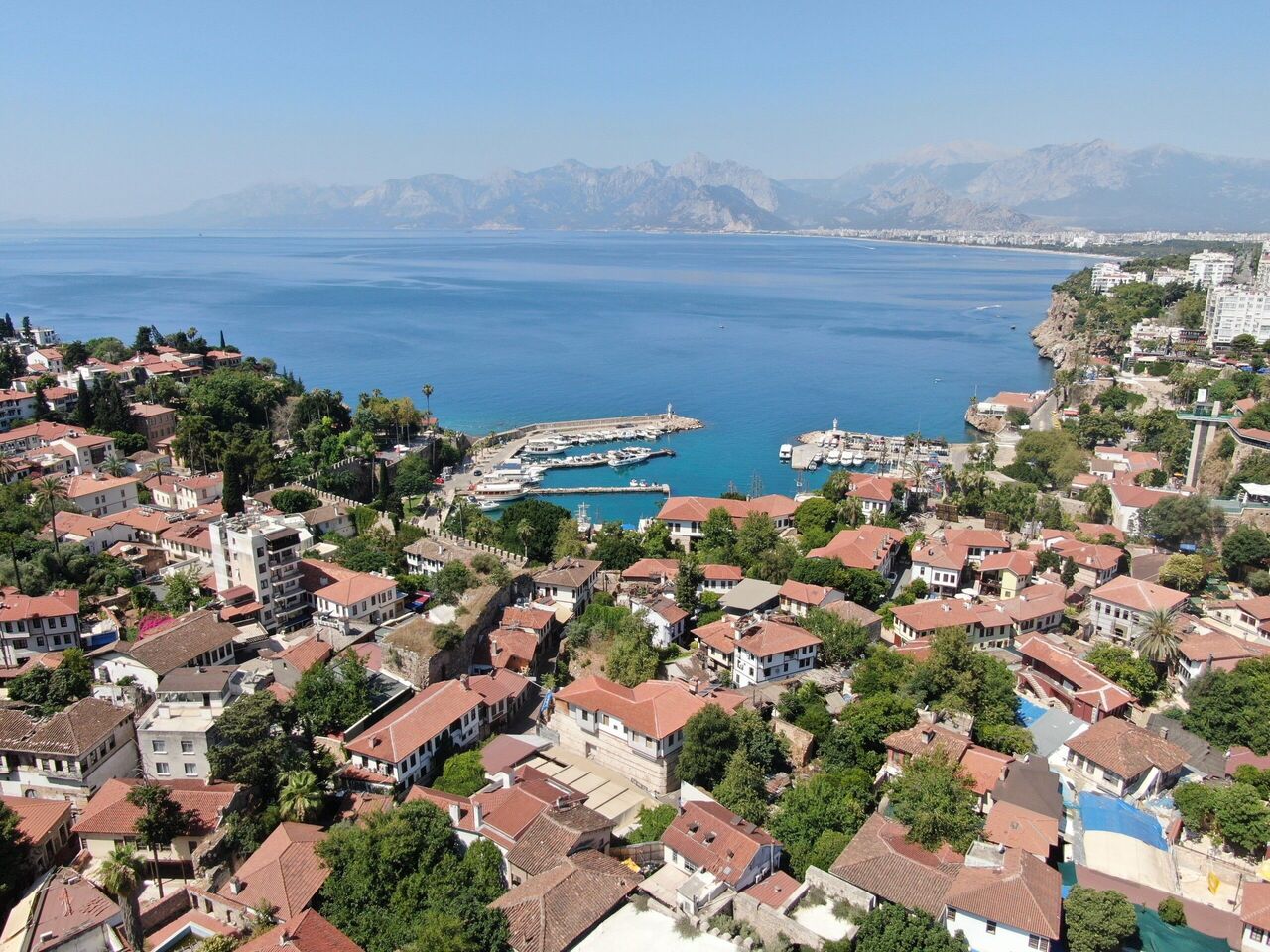 Antalya Kaleiçi'nde Gündüz Sessizliği, Gece Binlerce Kişilik Hareketlilik (6)