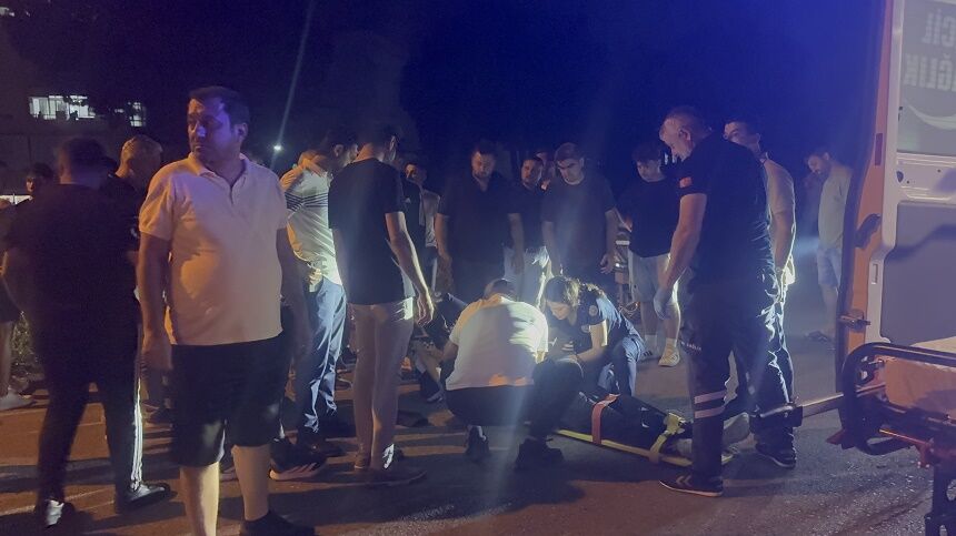 Antalya’da Gece Yarısı Feci Kaza Motosiklet Sürücüsü Ağır Yaralandı (3)