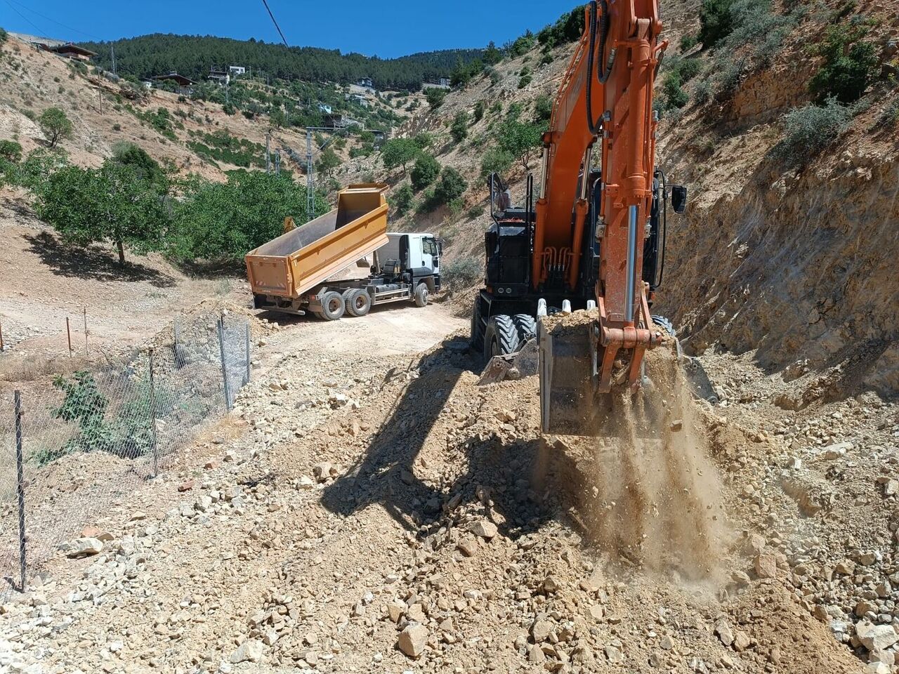 Dulkadiroğlu Belediyesi’nden Mahalle Mahalle Hizmet Seferberliği (3)