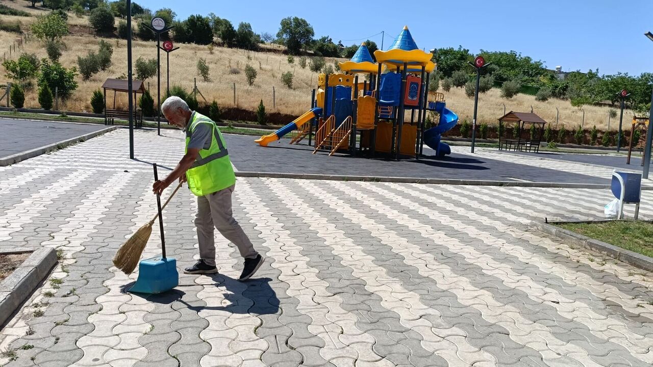 Dulkadiroğlu Belediyesi’nden Mahalle Mahalle Hizmet Seferberliği (4)