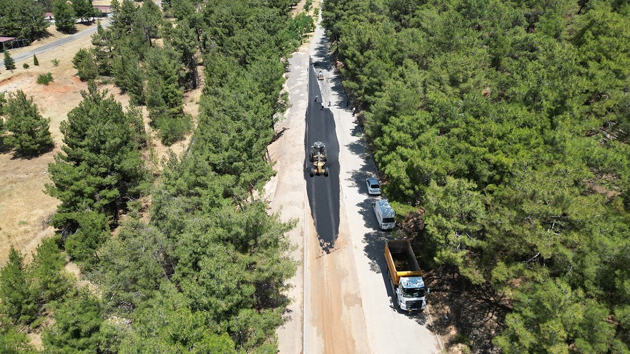 Dulkadiroğlu’nda Asfalt Sezonu Başladı 105 Mahalleye Konforlu Yol Hedefi (3)-1