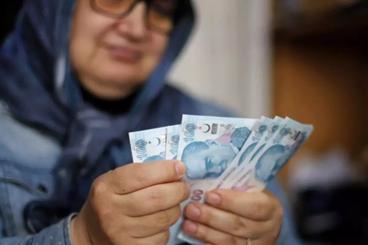 En Düşük Emekli Maaşında Yeni Dönem! Kulislerdeki Son Rakam Belli Oldu