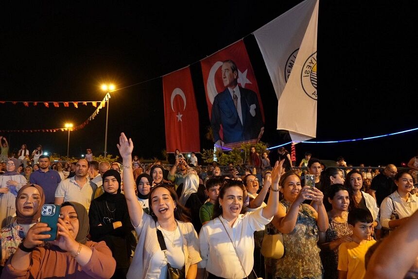 Erdemli’de Sinan Akçıl Rüzgarı 14 Bin Metrekarelik Park Gençlerle Açıldı