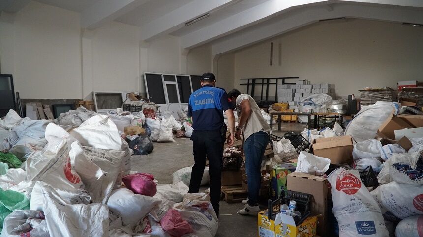 Gaziantep’te Şok Operasyon 21 Ton Son Kullanma Tarihi Geçmiş Ürün Ele Geçirildi