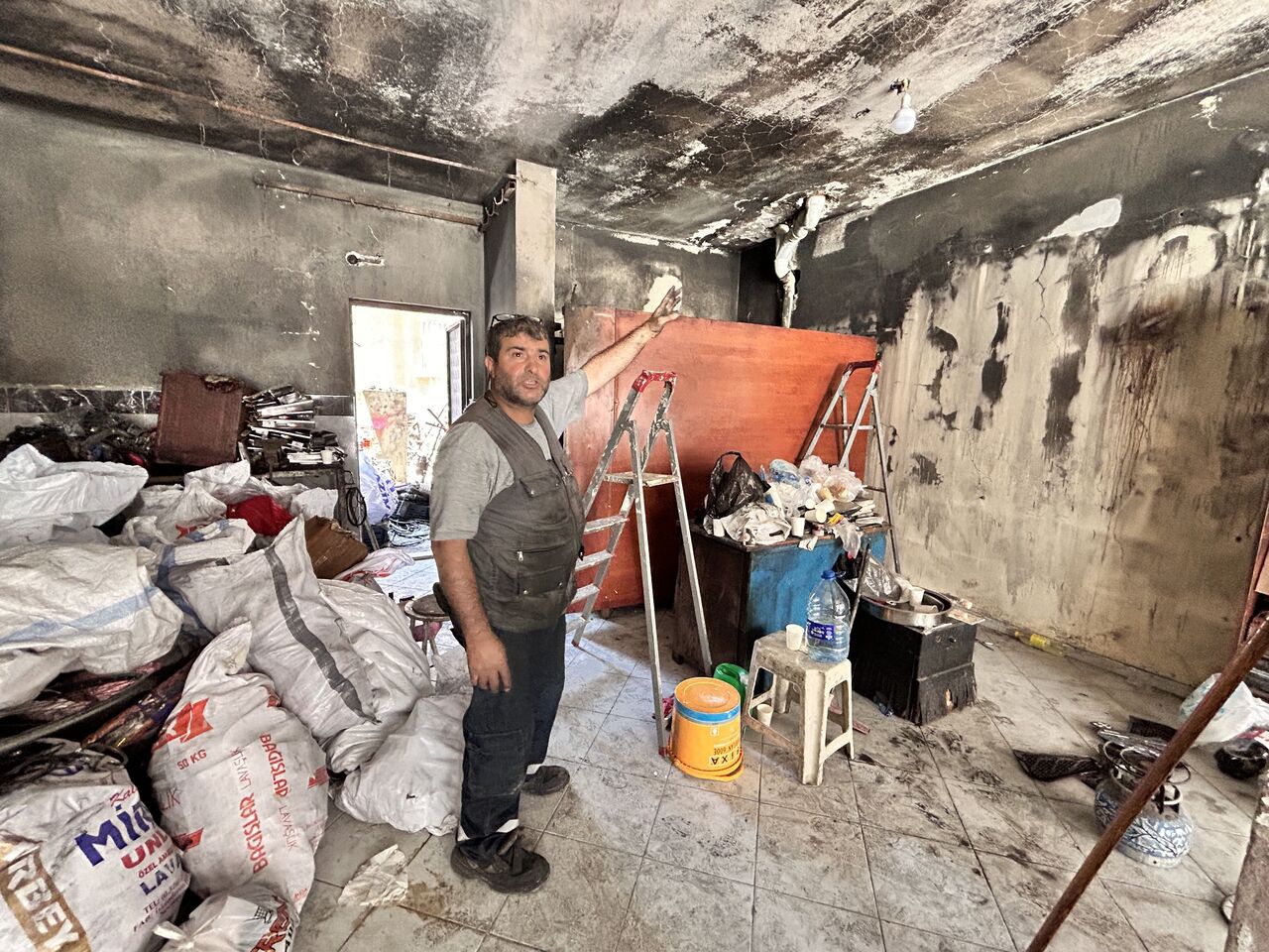 Hatay’da Motosiklet Atölyesi Alevlere Teslim Oldu 35 Yıllık Emek Kül Oldu (1)-1