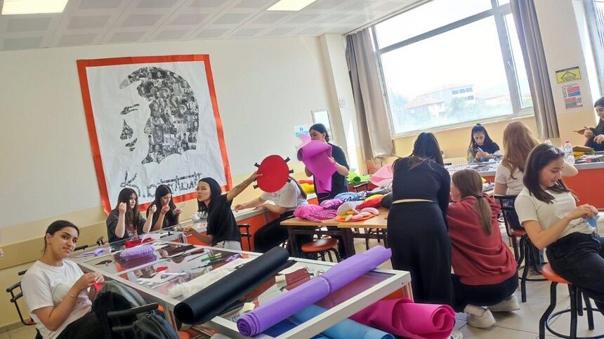 Hayaller Oyuncağa Dönüştü Akdenizli Öğrencilerden Depremzede Çocuklara Umut Projesi (2)