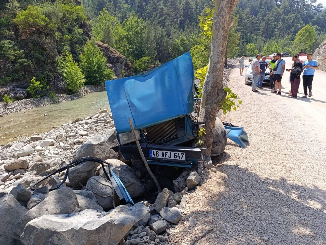 Kahramanmaraş Andırın’da Otomobil Ağaca Çarptı: 2 Kişi Yaralandıwhatsapp Image 2025 06 22 At 20.42.59